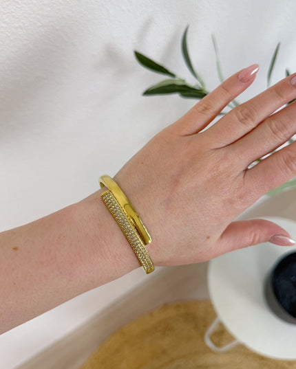 ZIRKONIA BANGLE | GOLD