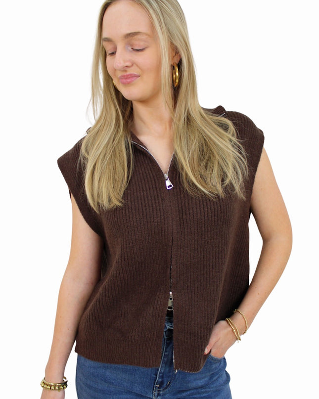BASIC ZIP TOP | BROWN